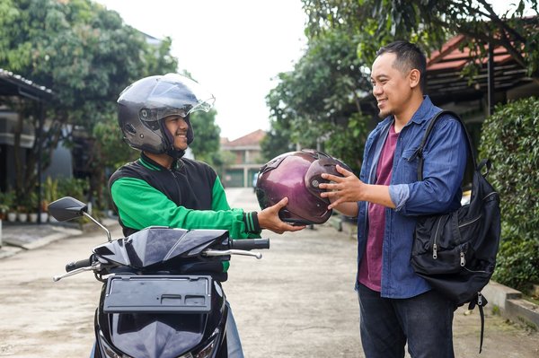 Taxi moto Paris : le transport rapide et efficace en Île-de-France